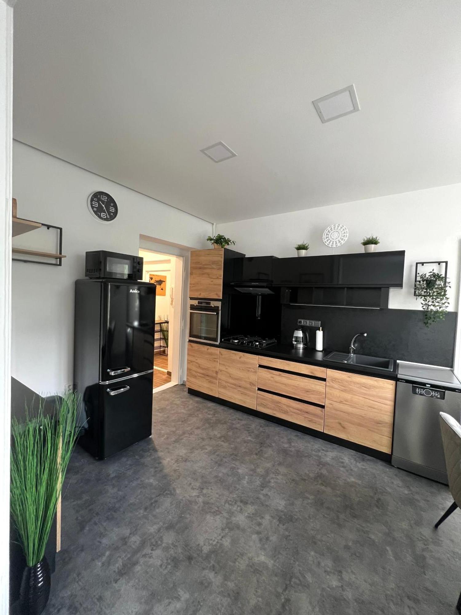 Apartman V Centru Trutnova Exterior foto
